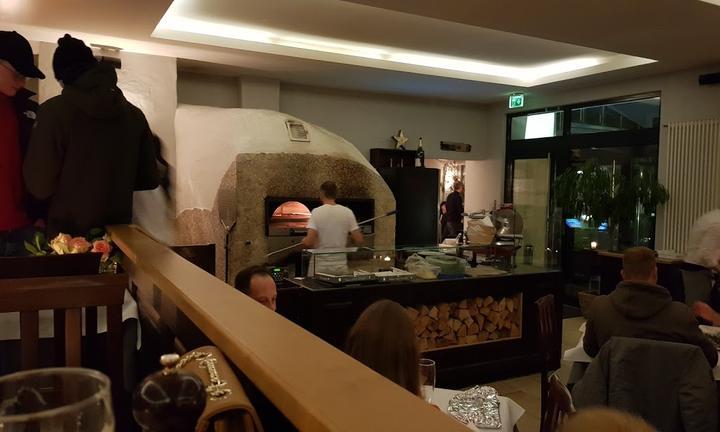 Cortina Pizzeria